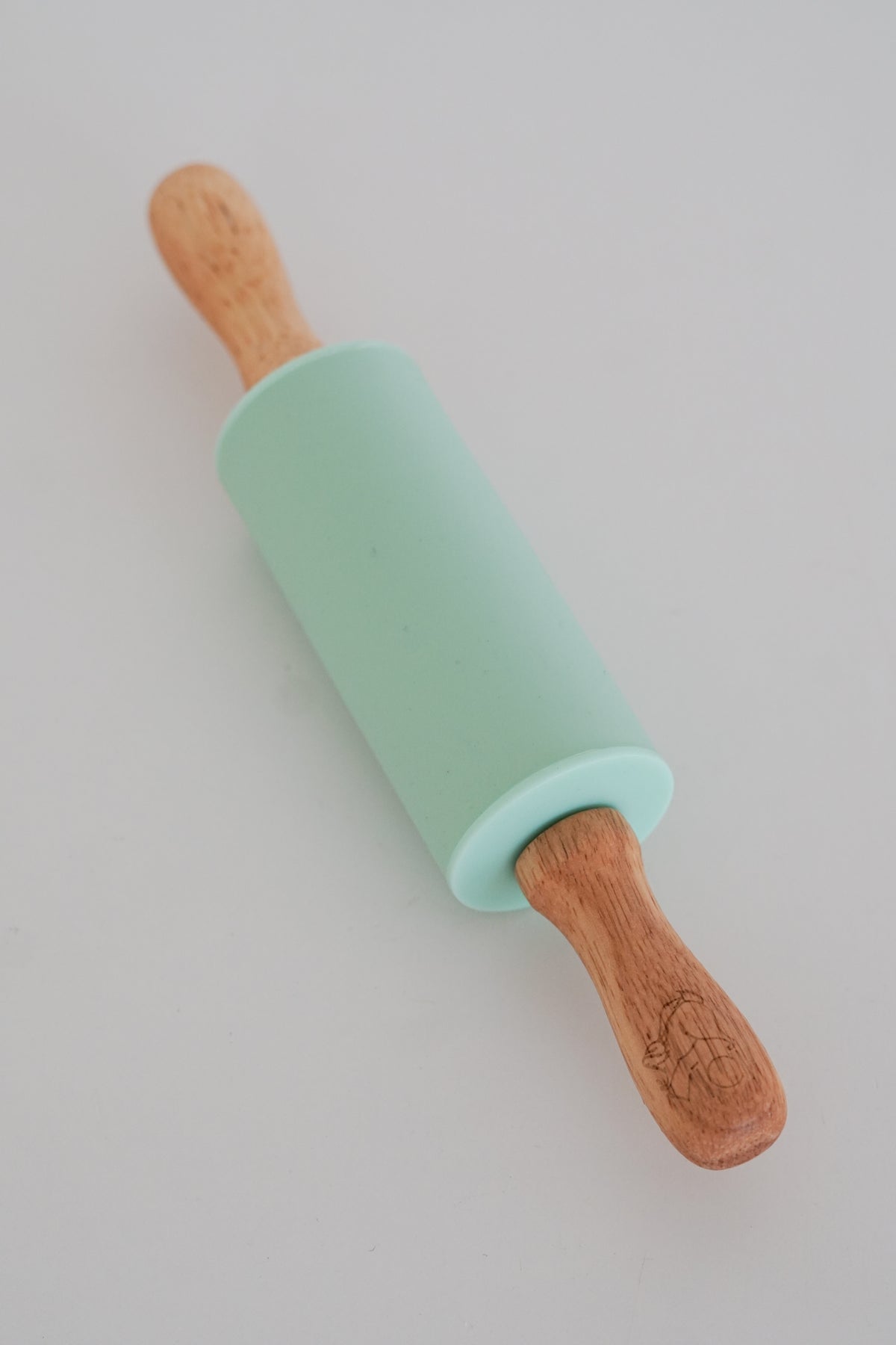 Silicone dough roll